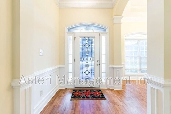 Photo - 522 Manchester Ln