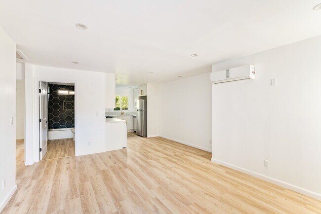 Photo - 6029 Eleanor Ave Unidad ADU