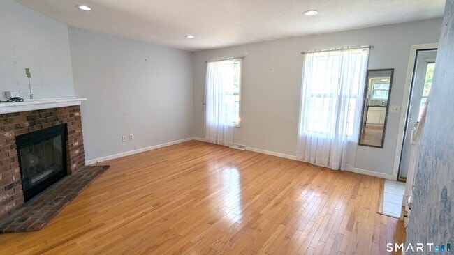 Photo - 157 Austin Ryer Ln Unidad 157