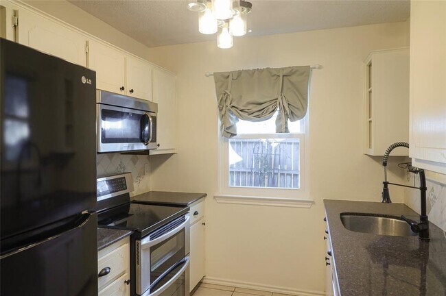 Photo - 8705 Clearbrook Trail