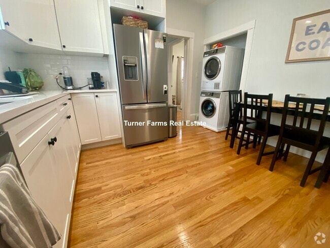 Building Photo - 79 Sydney St Unit 1 Rental