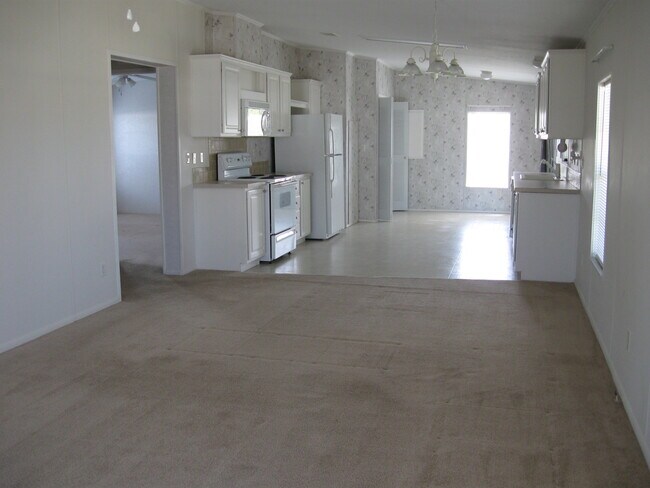 Photo - 182 Oleander St