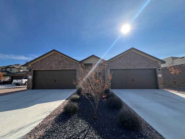 Photo - Luxury 3/2 Duplex in Seguin, Texas