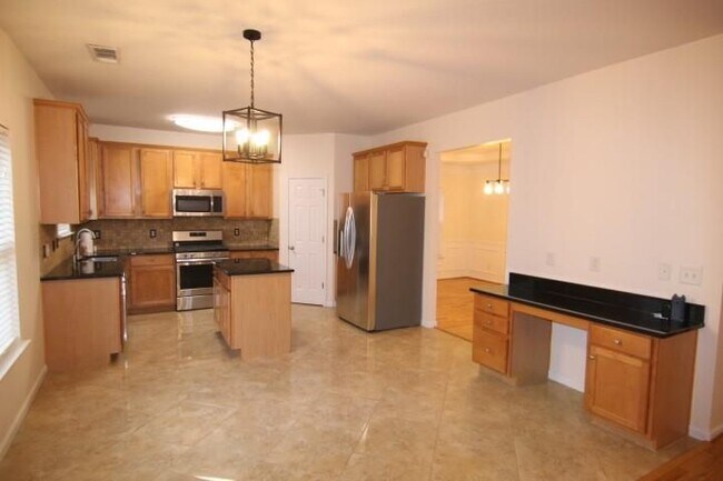 Photo - 700 Moonlight Way