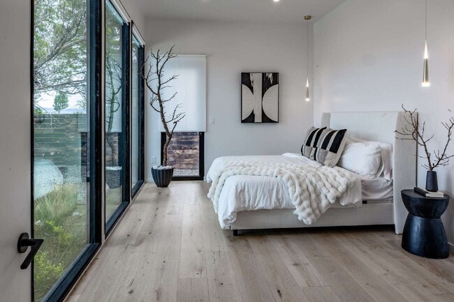 Photo - Modern Luxury Rental with Unobstructed Fla...