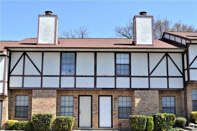 Building Photo - 1247 Dallas Dr Rental