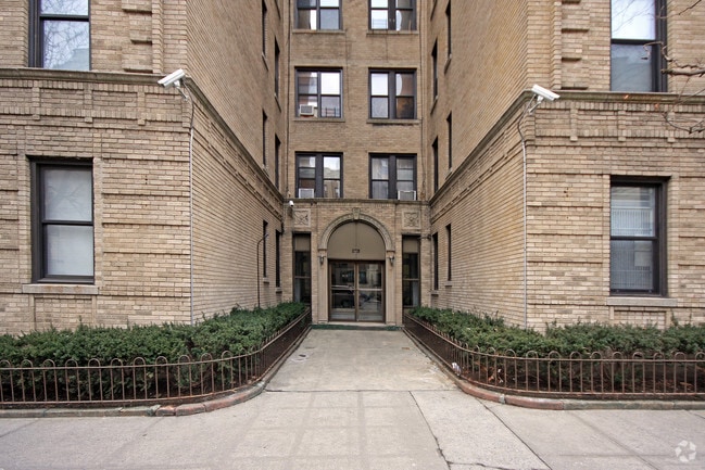 Photo - 615 Fort Washington Avenue