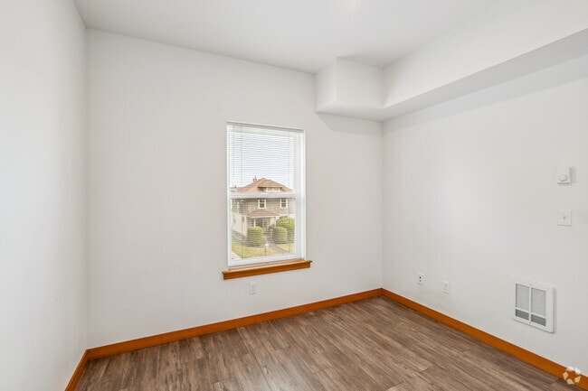 3BR, 1BA - 745SF - Bedroom