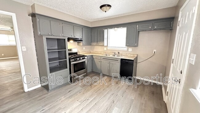 Photo - 1803 Fox Ave