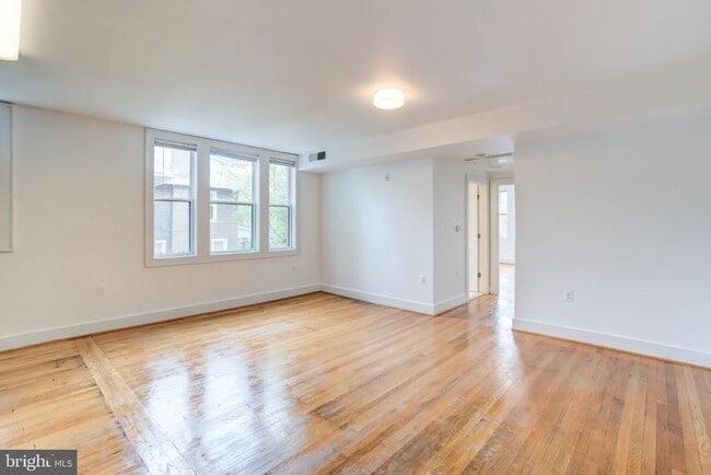 Building Photo - 1575 Spring Pl NW Unit 23