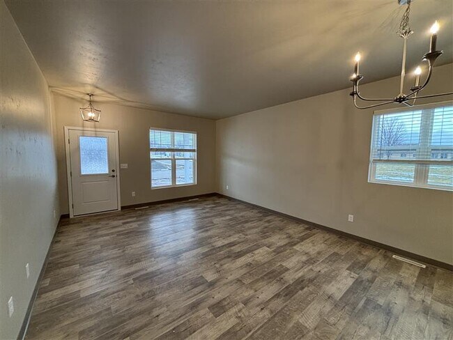 Photo - 318 Rising Star Ln