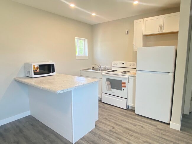 Photo - 710 2nd Ave N