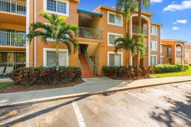Building Photo - 1150 Wildwood Lakes Blvd Unit 203 Rental