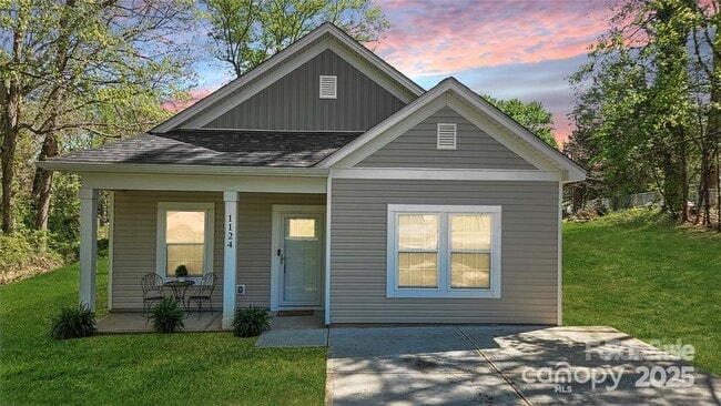 Building Photo - 1124 Clouse St