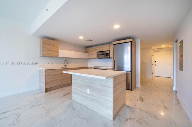 Photo - 16385 Biscayne Blvd Unit 417