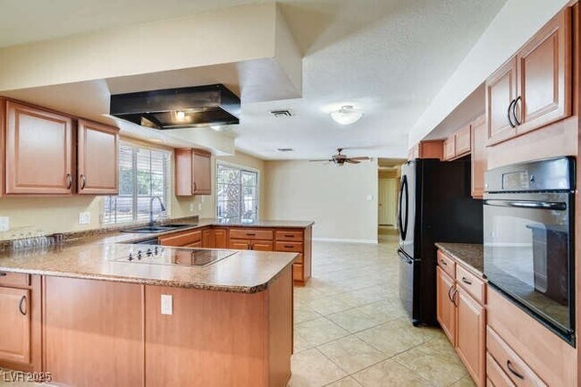 Photo - 1505 Strong Dr