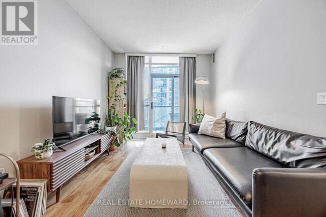 Photo - 219 Fort York Blvd Unit 806