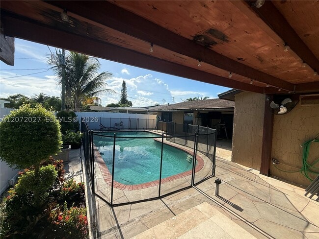 11450 NW 30th St