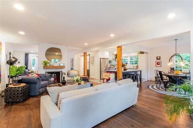 Photo - 4006 N Stratford Rd NE