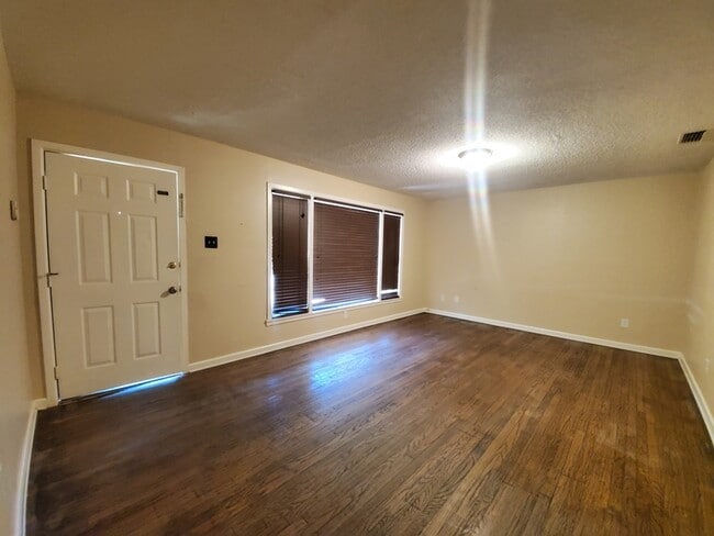 Photo - 2340 Gish Ln