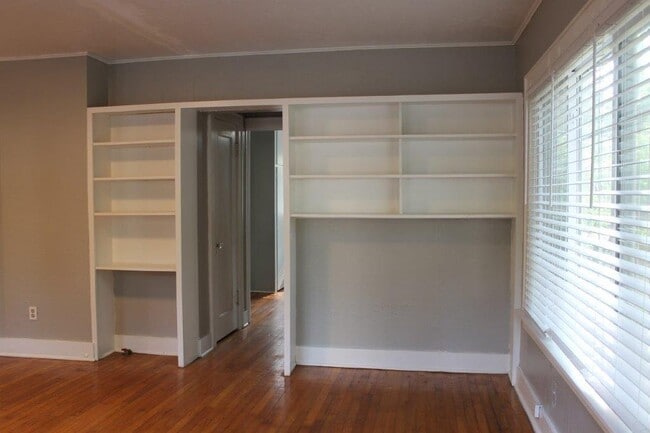 Photo - 927 S Flood Ave