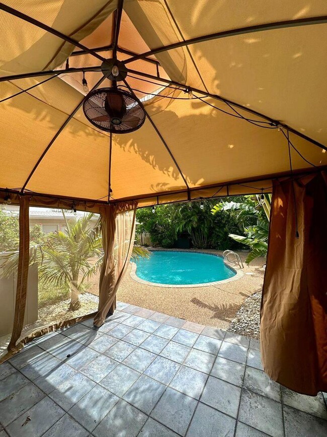 Photo - 51 NE 49th St