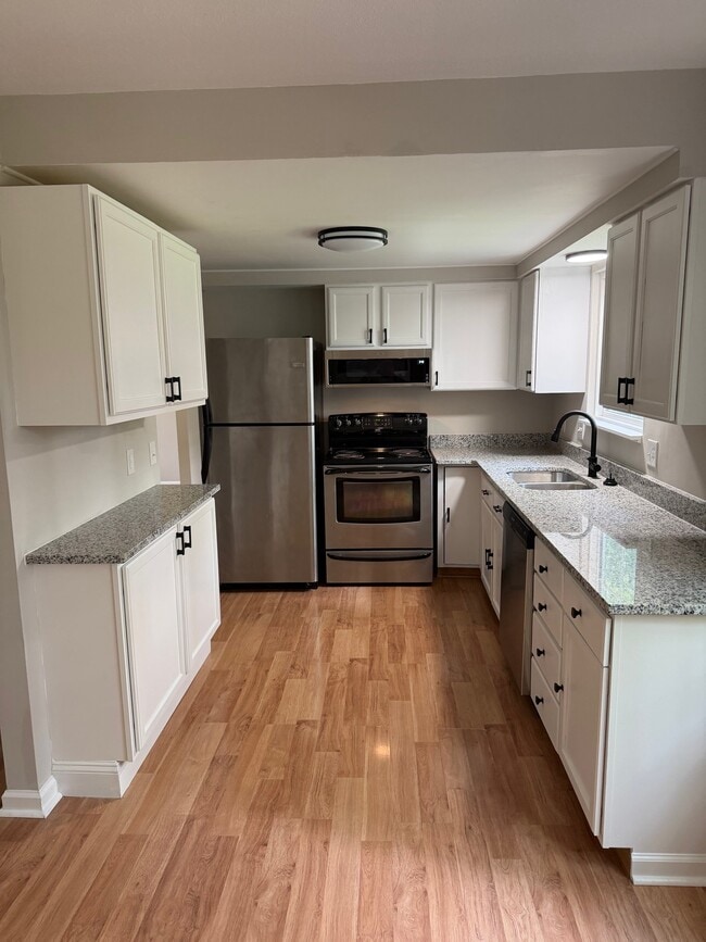 Photo - 1293 Deblin Dr