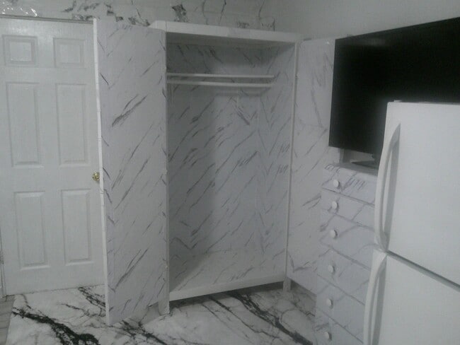 Photo - 2380 S Bardell Ave