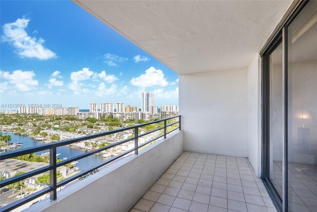 Photo - 2500 Parkview Dr Unit 1610