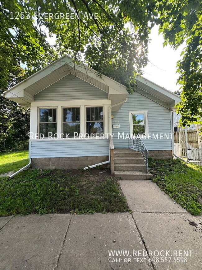 Building Photo - 1253 Evergreen Ave Rental