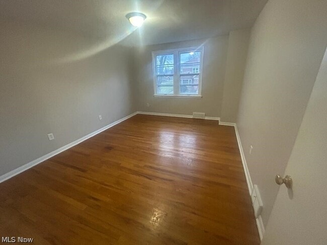 Photo - 2079 S Green Rd