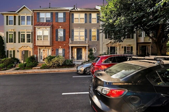 Building Photo - 968 Harrison Cir