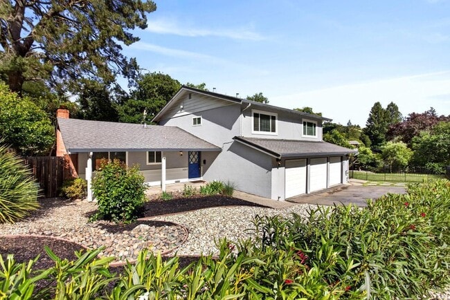 Building Photo - 3 Bed 2 Bath Duplex W/ Garage In Moraga