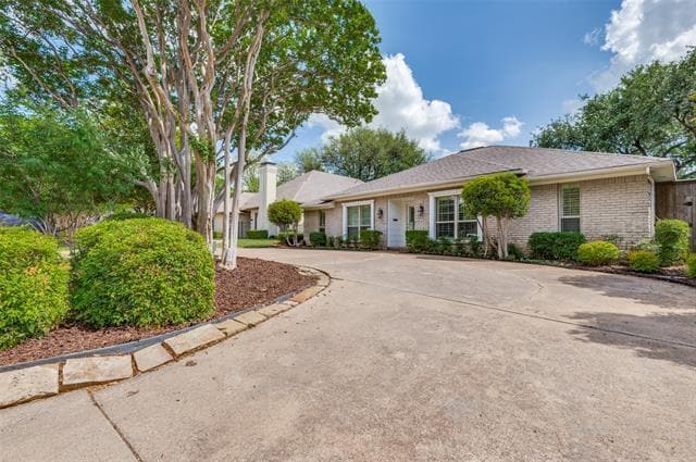 5322 W Mockingbird Ln
