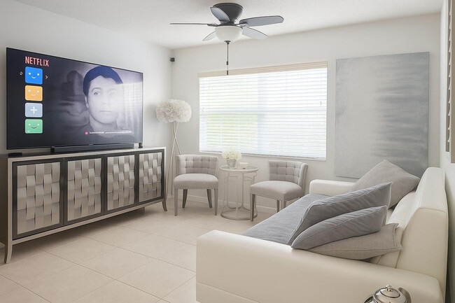 Photo - 6671 Via Regina