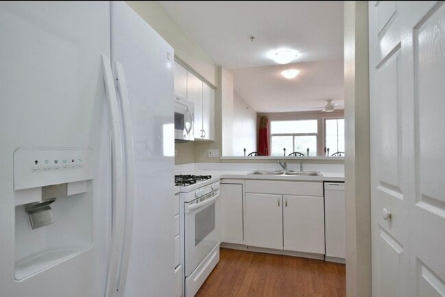 Photo - 1134 E Addison Ave