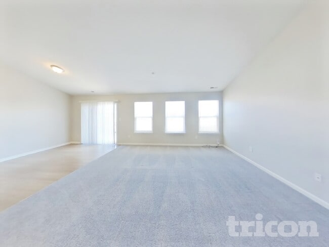 Photo - 4907 Long Iron Dr