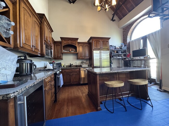 Photo - 1715 Summit St Unit 202