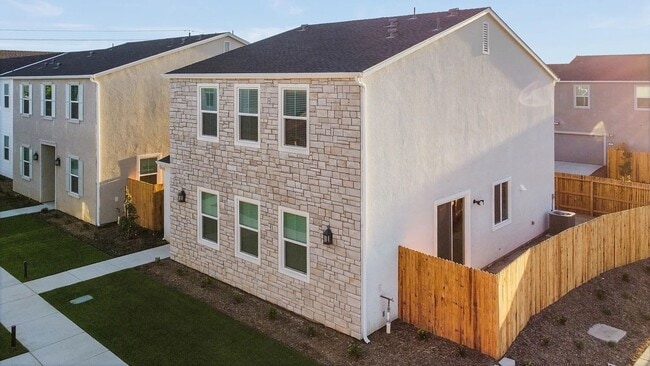 Building Photo - Brand-New 3BD/2.5BA Home in Southwest Bakersfield Modern Finishes, Solar & 2-Car Garage
