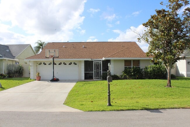 Building Photo - 12872 Meadowbend Dr Rental