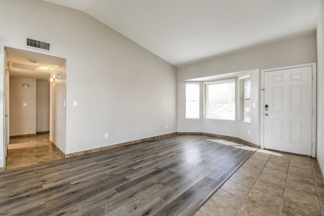 Photo - 1811 N Cheri Lynn Dr