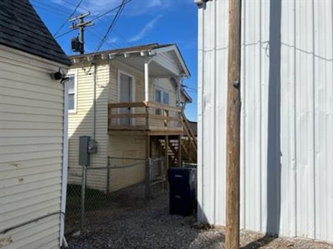 Building Photo - 4517 S Shields Blvd Unit 4517 1/2 S SHIELDS LOWER  A Rental