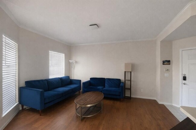 Building Photo - 6000 Shepherd Mountain Cove Unit 1404