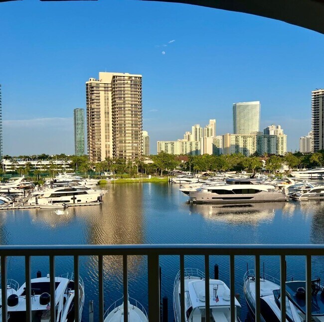 Photo - 19877 E Country Club Dr Condo Unit 3606