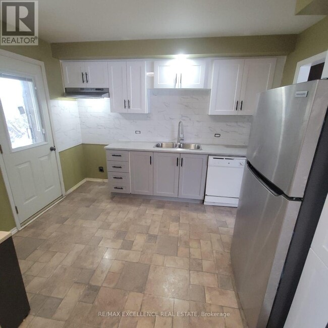 Photo - 7 Dunnett Blvd