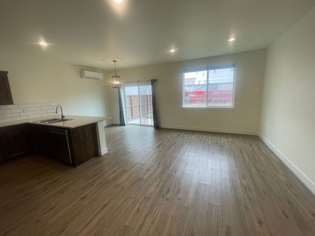 Photo - Modern Three Bedroom Duplex in Lebanon!