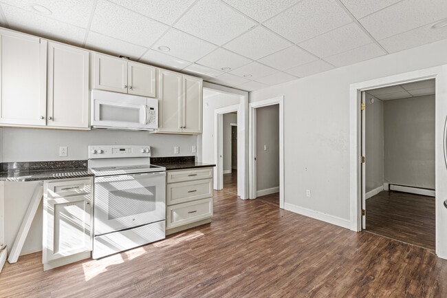 Photo - 174 Bartlett St Unit 2