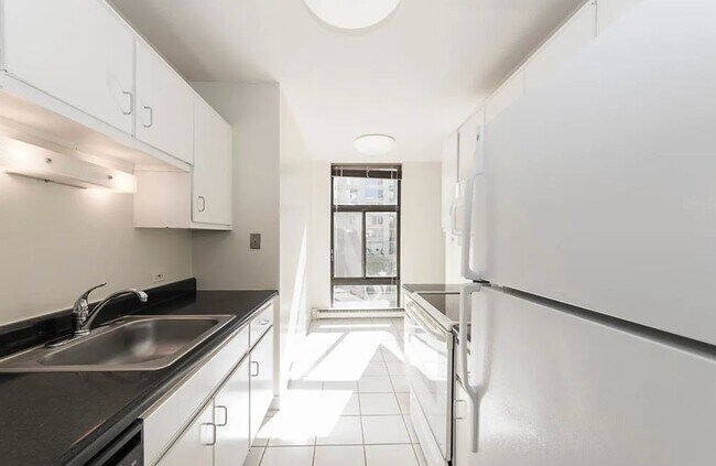 Photo - 67 E Scott St