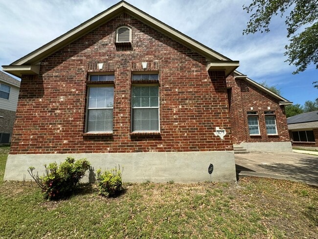Photo - Beautiful 2 Story 4 Bdrm 2.5 Bath With a Loft