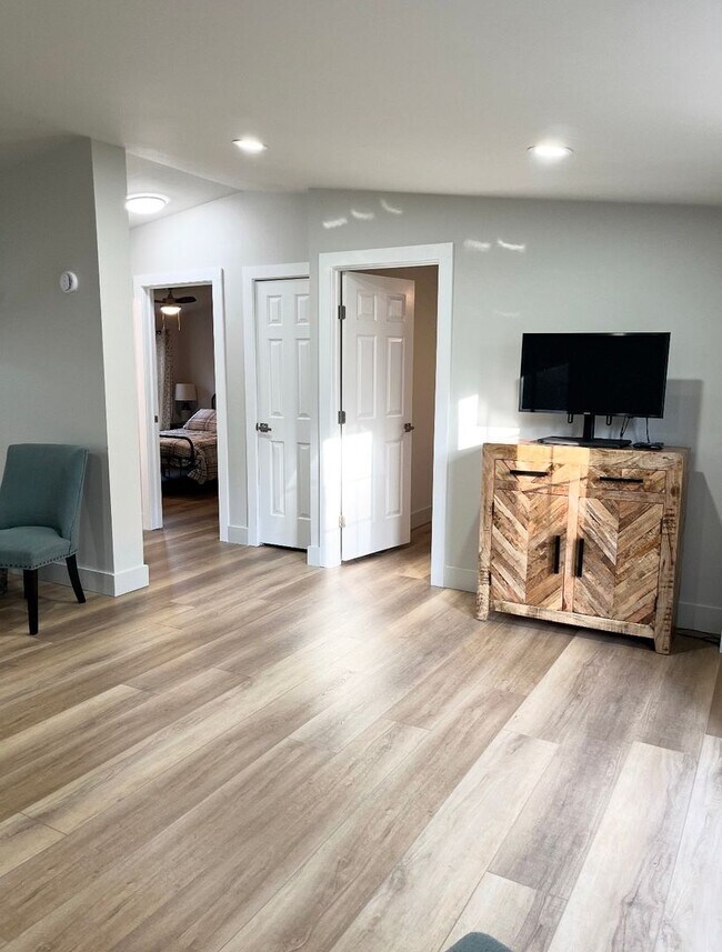 Photo - 48 S Hoernerstown Rd